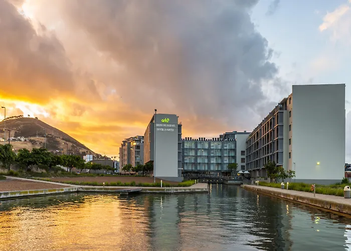 Aha Harbour Bridge Hotel & Suites Cape Town